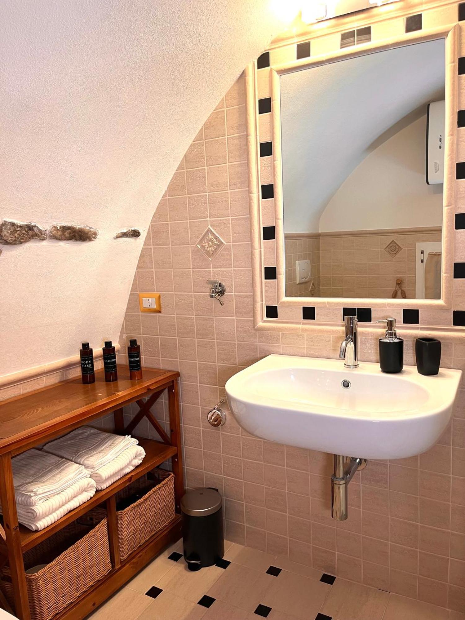 Ca' Pecina - Casa Vacanze Dolceacqua Bagian luar foto