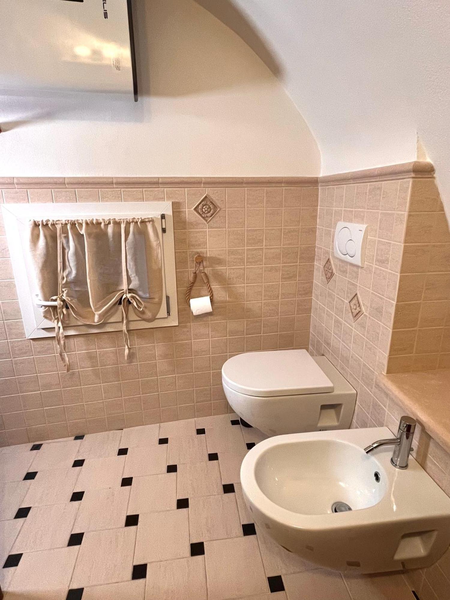 Ca' Pecina - Casa Vacanze Dolceacqua Bagian luar foto
