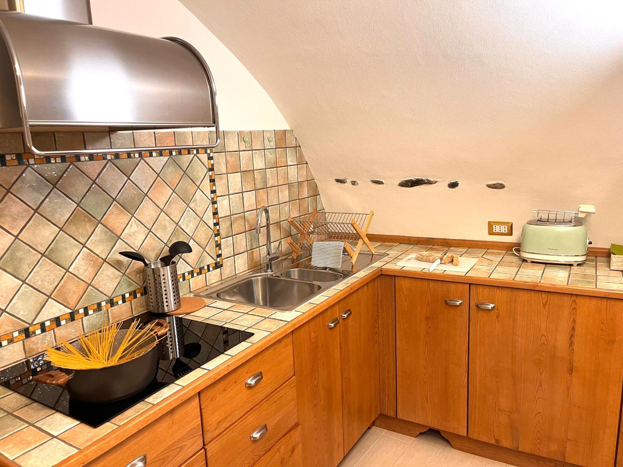 Ca' Pecina - Casa Vacanze Dolceacqua Bagian luar foto