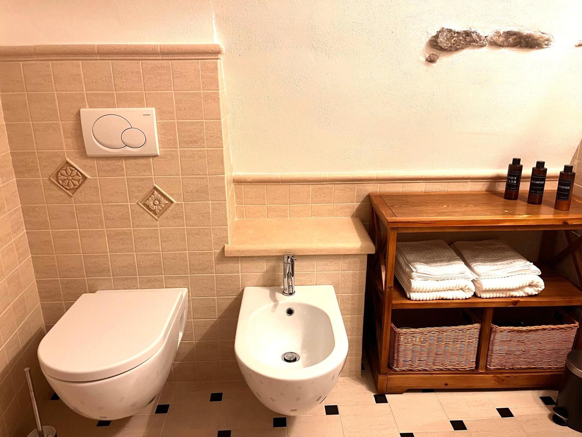 Ca' Pecina - Casa Vacanze Dolceacqua Bagian luar foto